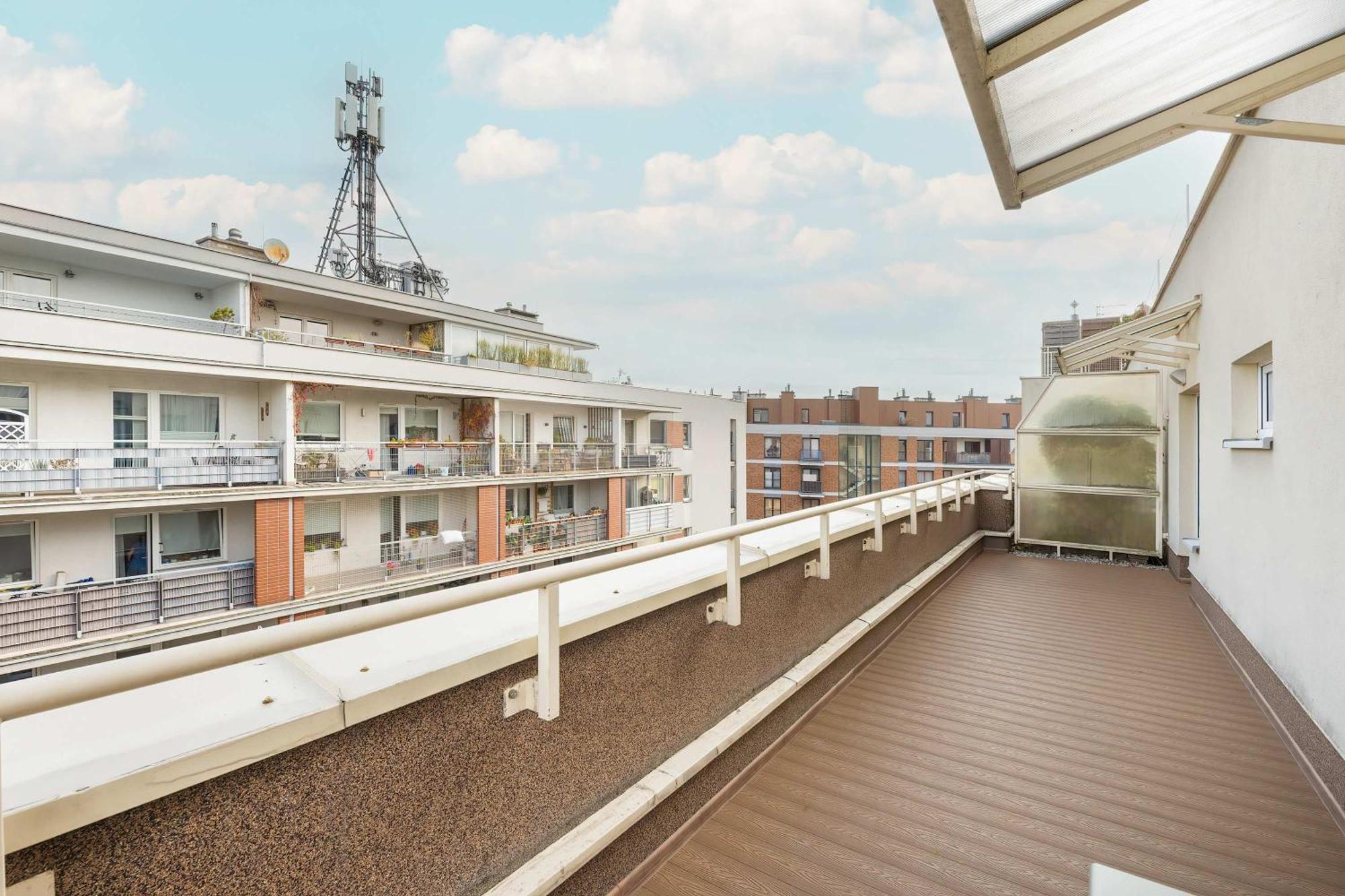 Cozy With Parking Near Babice Airport By Renters *