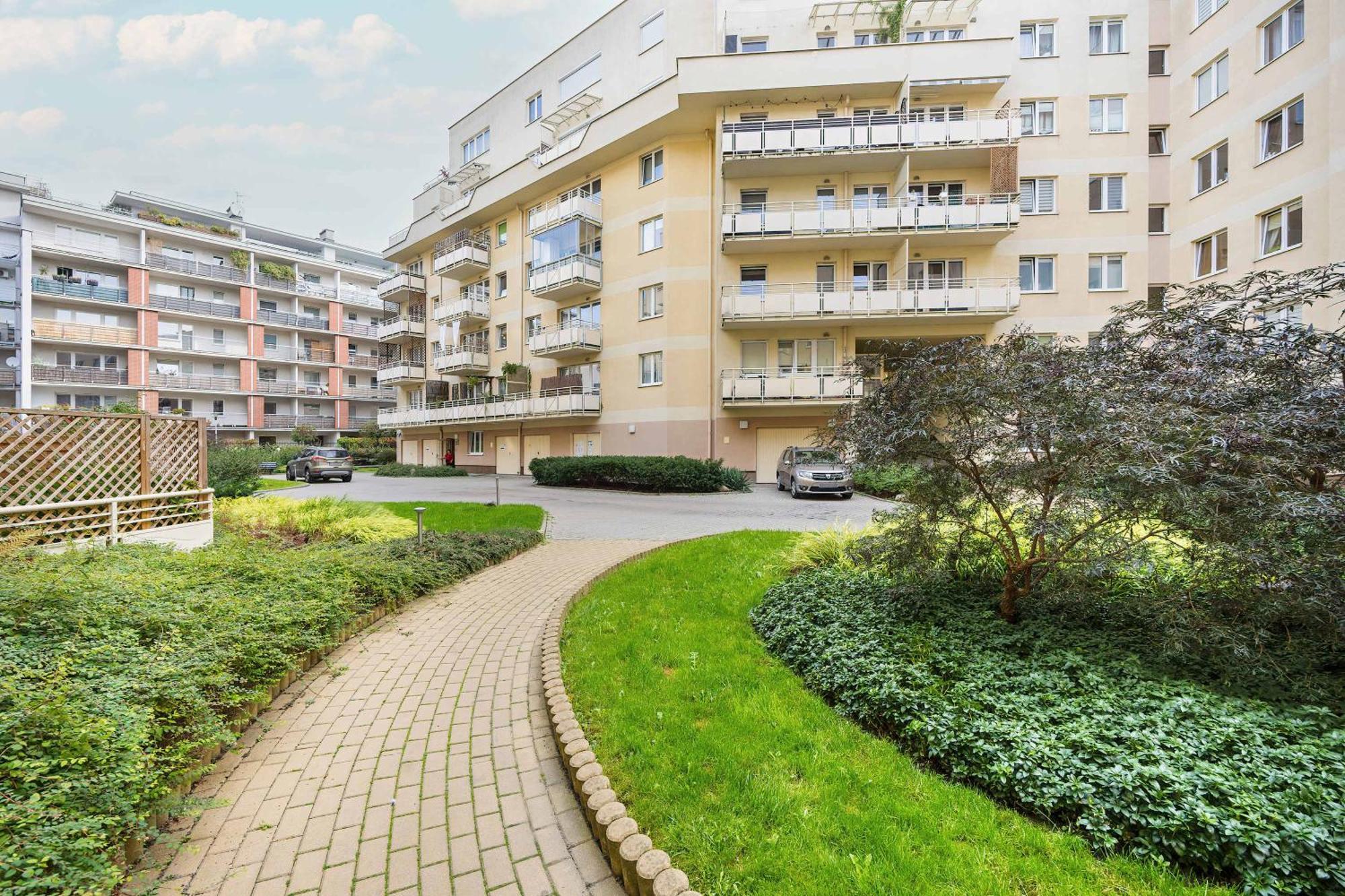 Cozy With Parking Near Babice Airport By Renters