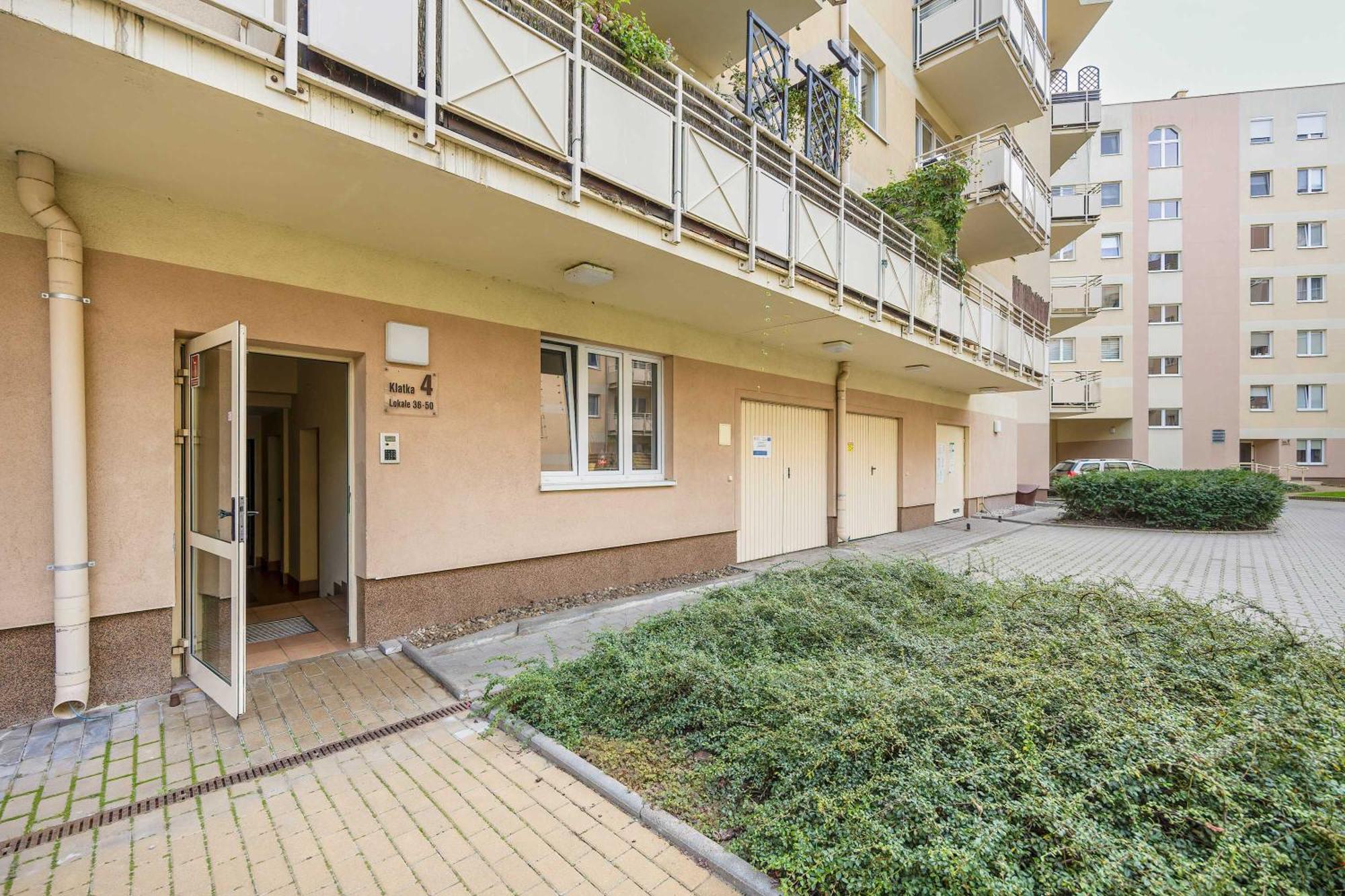 Apartament Cozy With Parking Near Babice Airport By Renters *