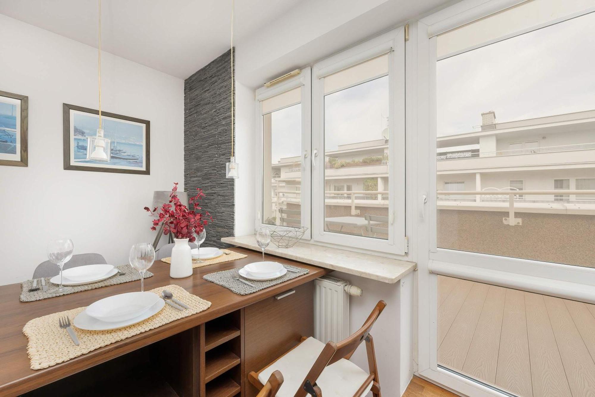 Leilighet Cozy With Parking Near Babice Airport By Renters