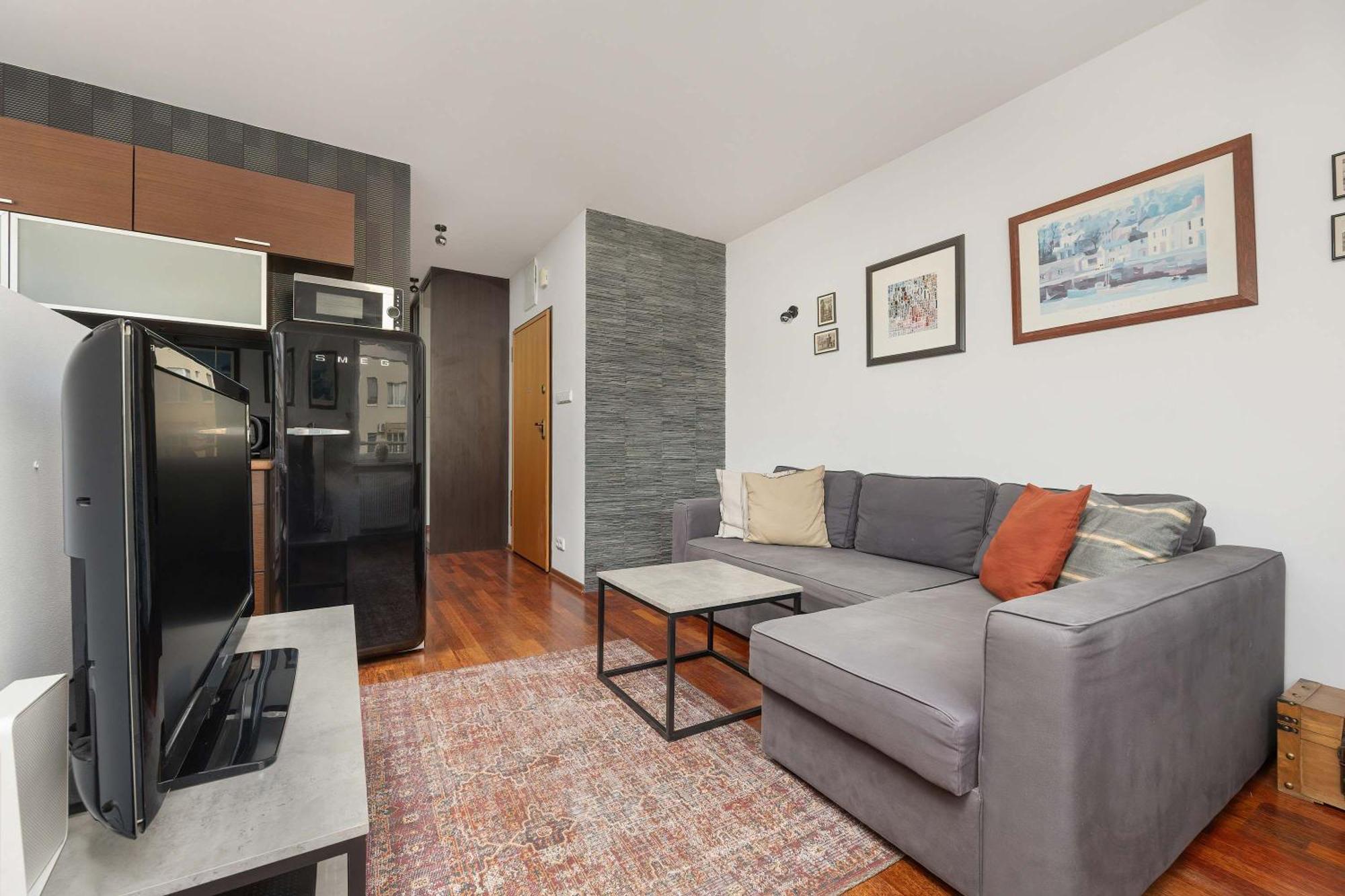 Cozy With Parking Near Babice Airport By Renters